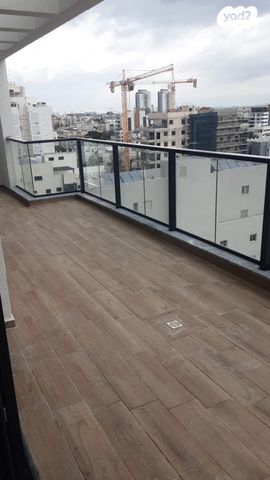 גג/ פנטהאוז, המרכז השקט / מרכז העיר, פתח תקווה