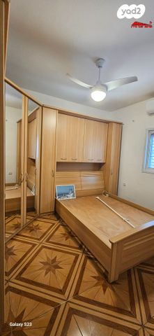 דירה, דבורה בארון, כצנלסון, ראשון לציון