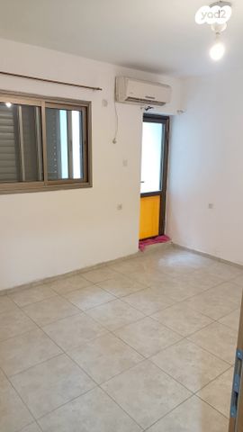 דירה, חגי, נאות יהודית ונווה ארזים, חולון