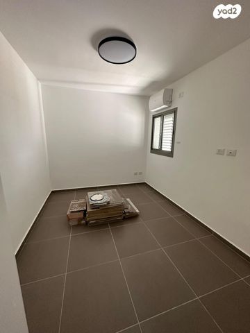 דירה, מפל התנור 13, שקמים ואגמים, אשקלון