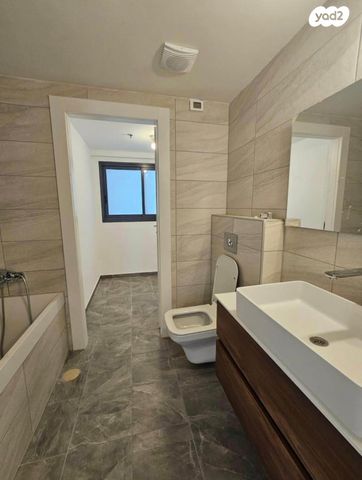 גג/ פנטהאוז, הרב הרצוג, צפון מערב מרכז העיר, נתניה