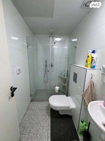 מרתף/ פרטר, צבי גרף, בת גנים, פתח תקווה