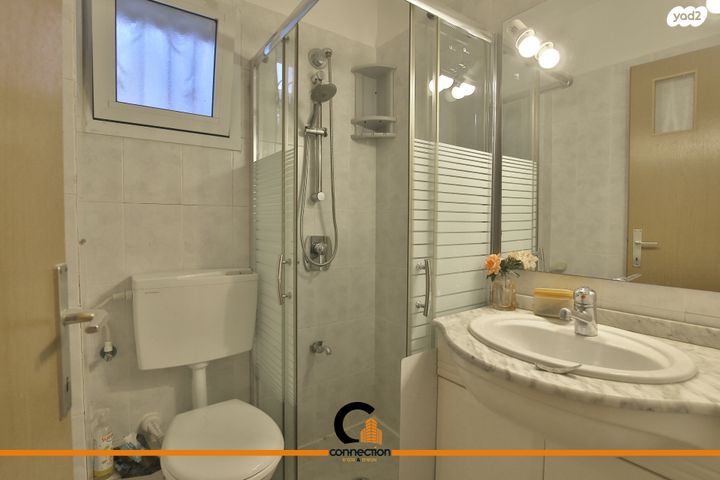 גג/ פנטהאוז, יצחק בן צבי 10, נווה גנים, קרית מוצקין