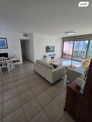 דירה, אליהו גולומב, הרצליה הירוקה, נווה עובד, הרצליה