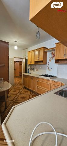 דירה, דבורה בארון, כצנלסון, ראשון לציון