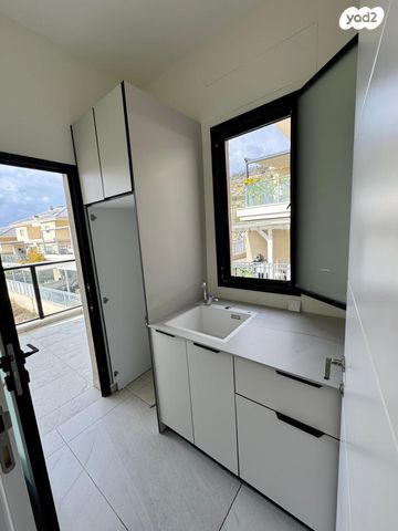 דירה, עץ השדה, אדמית / יערית, שלומי