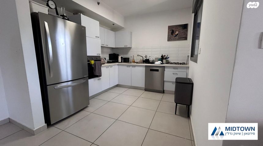 דירה, קרן המוסיקה, הזמר העברי, כפר סבא