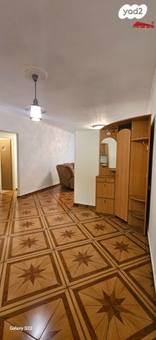 דירה, דבורה בארון, כצנלסון, ראשון לציון