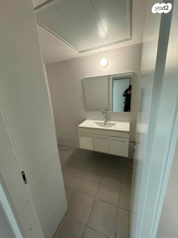 דירה, יצחק שדה 8, דרום מערב ותיק, בת ים