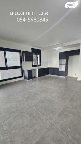 דירה, יהורם גאון, דרום חדש, פארק הים, בת ים