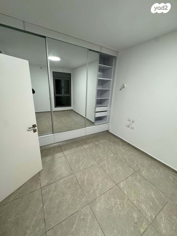 דירה, יצחק שדה 8, דרום מערב ותיק, בת ים