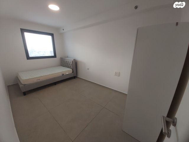 דירה, עין דור, שער פלמר, תחנת רכבת השמונה, חיפה