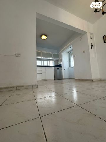 דירה, הרצליה