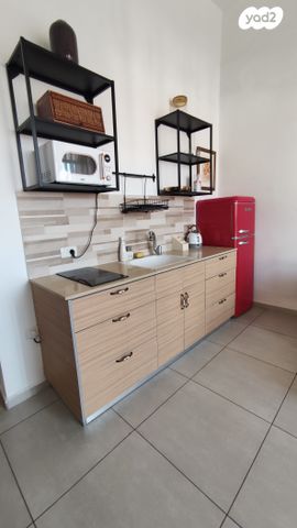 בית מלון, העיר התחתית, ואדי סאליב, חיפה