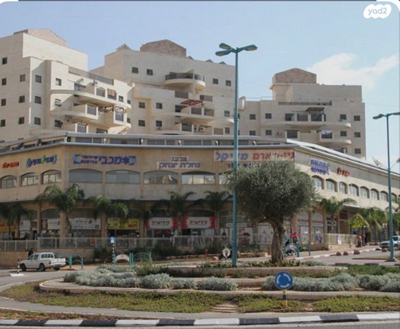 חנויות/ שטח מסחרי