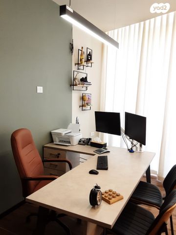 משרדים, אלה 2, החורש, חריש