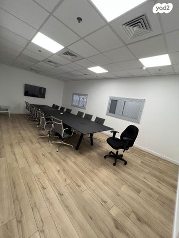 מבני תעשיה, אזור תעשיה קרית אתא, קרית אתא