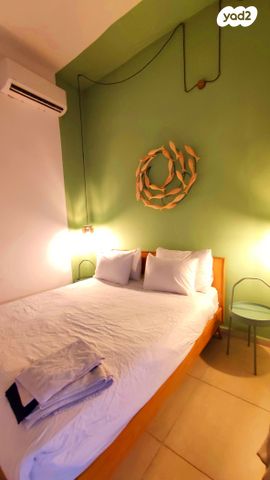 בית מלון, העיר התחתית, ואדי סאליב, חיפה