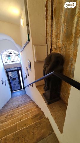 בית מלון, העיר התחתית, ואדי סאליב, חיפה