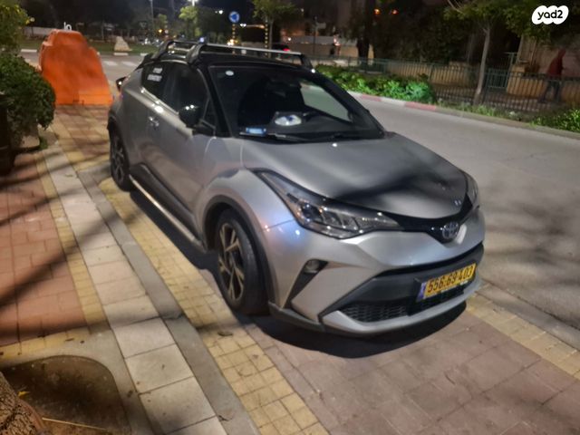 מודעת רכב טויוטה C-HR