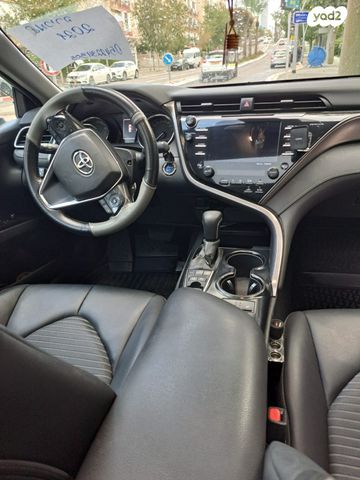 טויוטה קאמרי