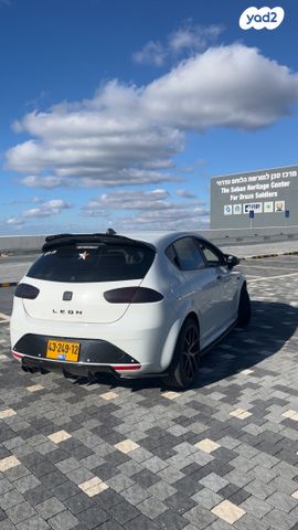מודעת רכב סיאט לאון