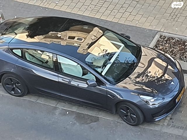 מודעת רכב טסלה מודל 3