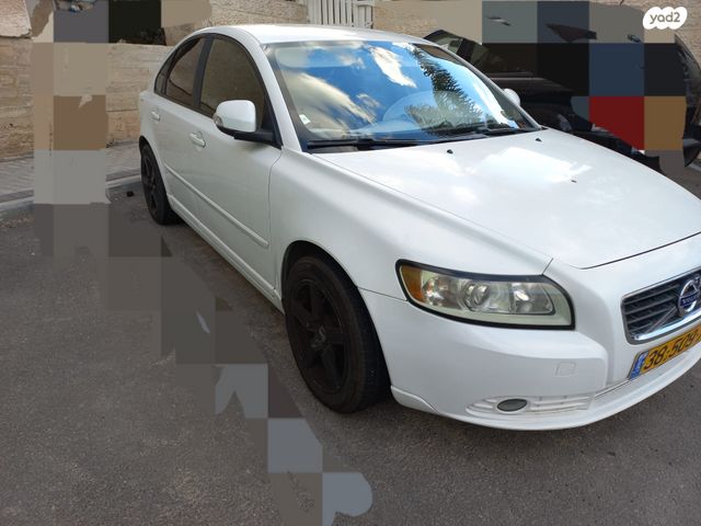 וולוו S40