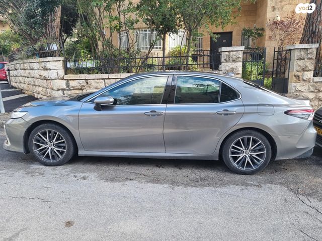 טויוטה קאמרי