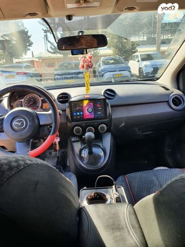 מודעת רכב מאזדה 2