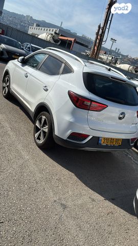 מודעת רכב אם ג'י ZS