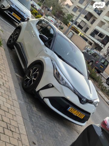 מודעת רכב טויוטה C-HR