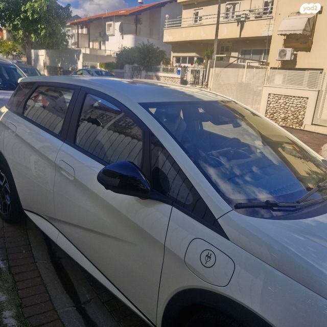 מודעת רכב בי.ווי.די דולפין