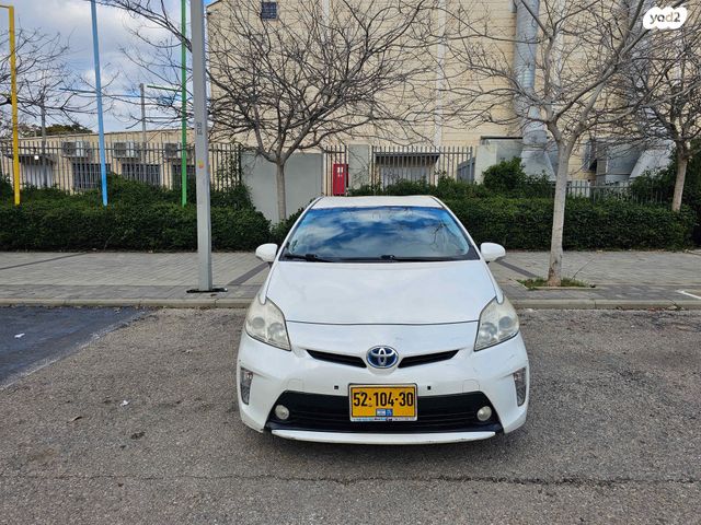 טויוטה פריוס