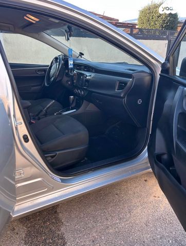 טויוטה קורולה