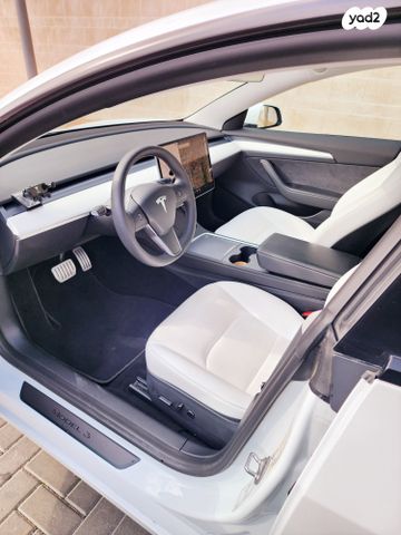 מודעת רכב טסלה מודל 3