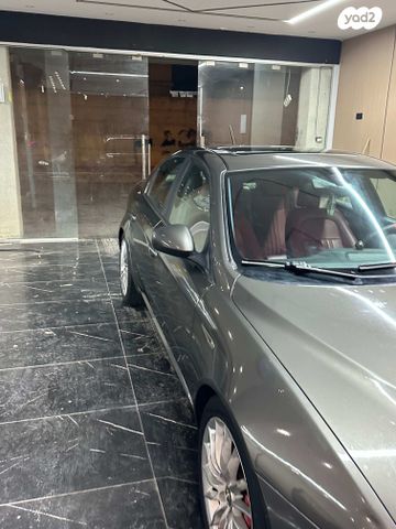 מודעת רכב אלפא רומיאו 159