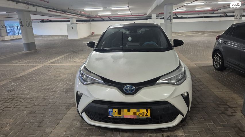 מודעת רכב טויוטה C-HR