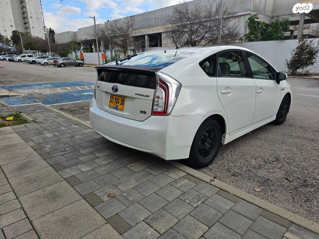מודעת רכב טויוטה פריוס