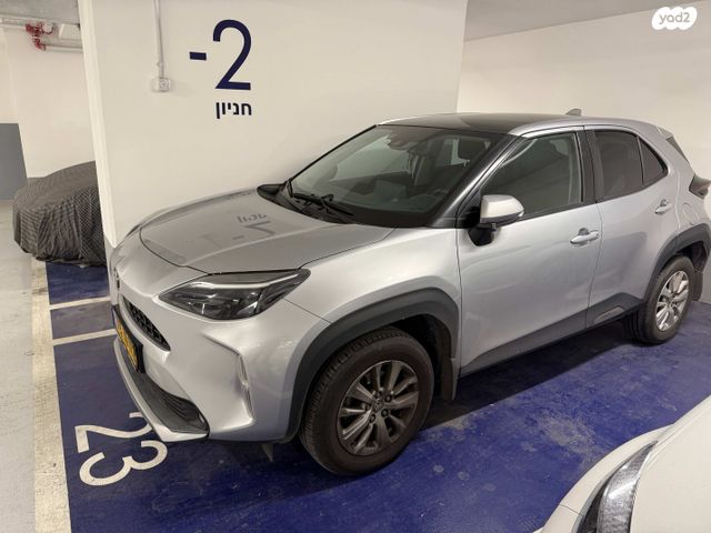 מודעת רכב טויוטה יאריס קרוס