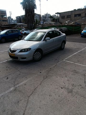 מודעת רכב מאזדה 3