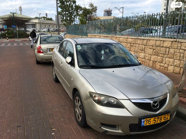 מודעת רכב מאזדה 3