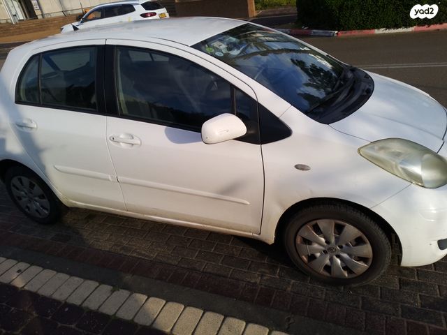 טויוטה יאריס