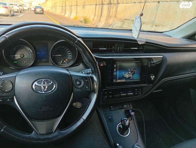 מודעת רכב טויוטה אוריס