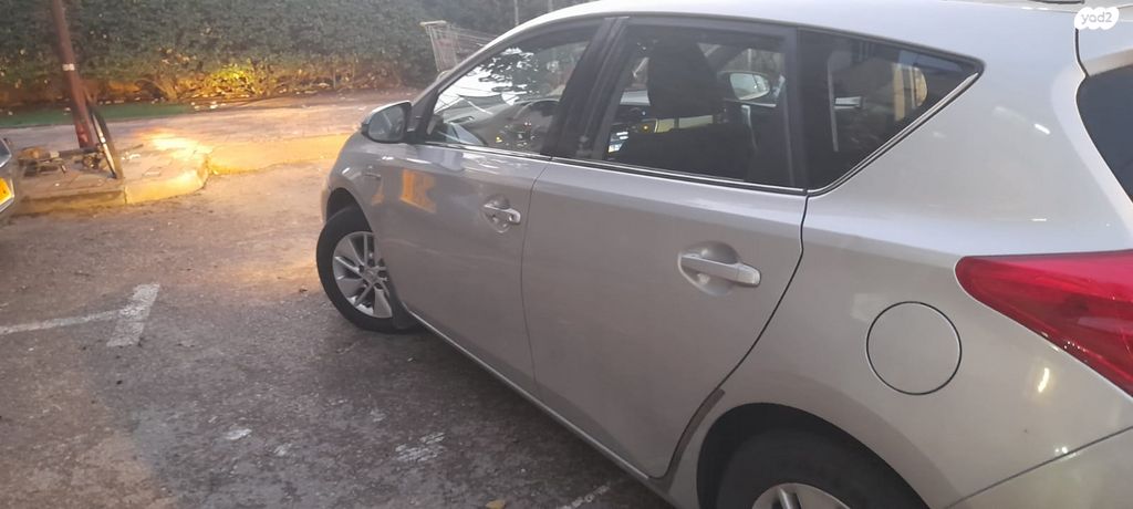 מודעת רכב טויוטה אוריס