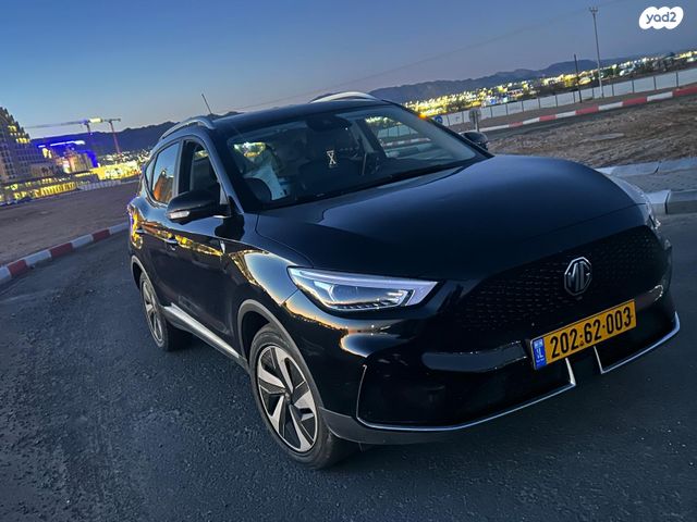 מודעת רכב אם ג'י ZS