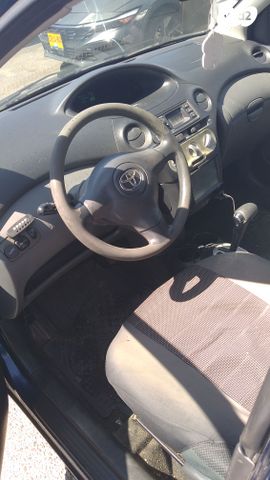 טויוטה יאריס