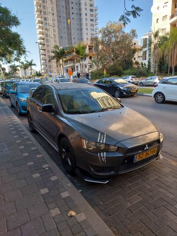 מיצובישי לנסר