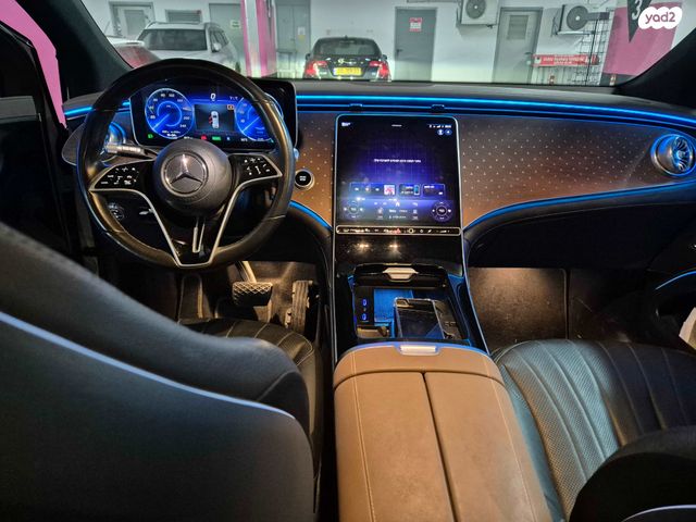 מרצדס-בנץ EQS SUV