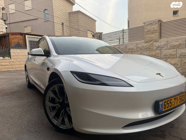 מודעת רכב טסלה מודל 3